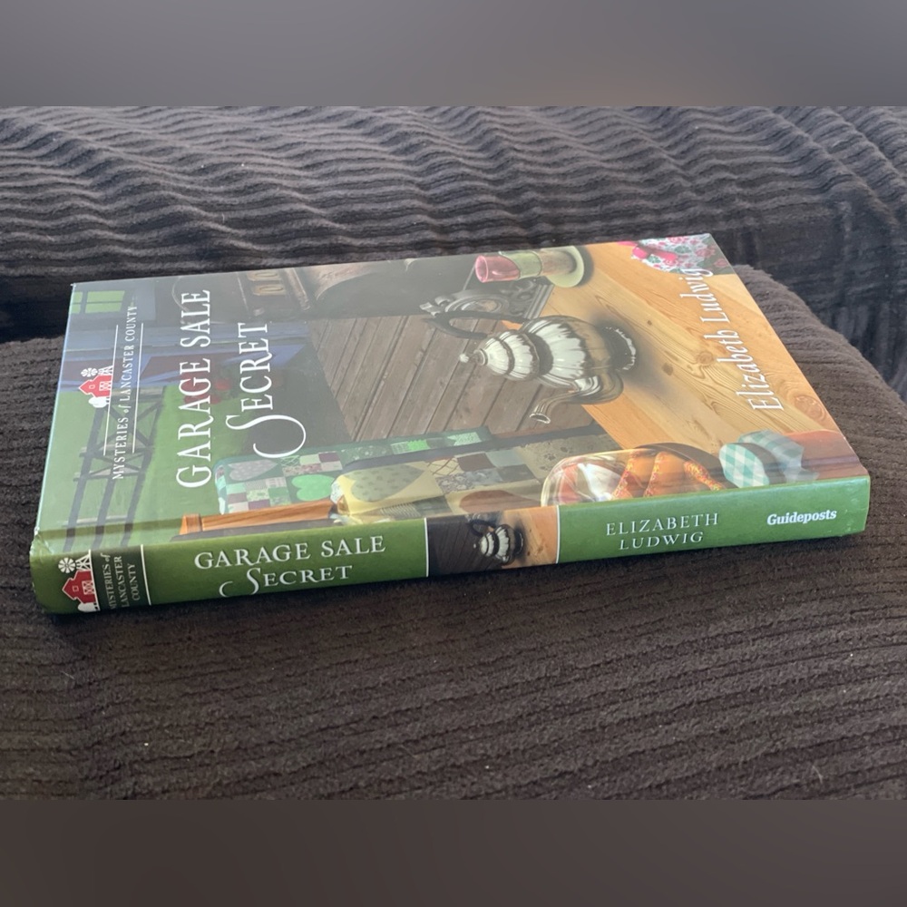 Mysteries of Lancaster County Book Bundle (2) - Picture 13 of 15